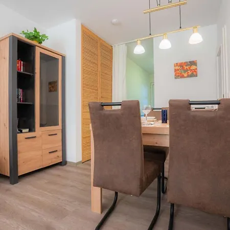 Apartment 6 Id 025 *